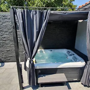 beautiful-house-with-large-terrace-and-jacuzzi.primorje-gorskikotar.com/